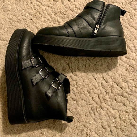 ASOS Design Ahoy chunky buckle ankle boots in BLACK - Picture 7 of 10